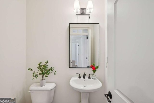 279 Lakeview Avenue NE, Atlanta, GA 30305