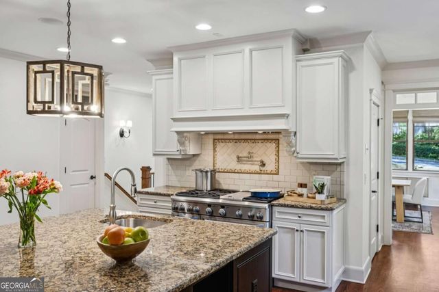 279 Lakeview Avenue NE, Atlanta, GA 30305