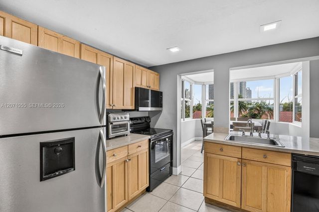 16565 NE 26th Avenue 4E, North Miami Beach, FL 33160