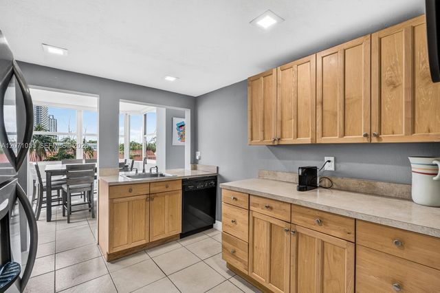 16565 NE 26th Avenue 4E, North Miami Beach, FL 33160
