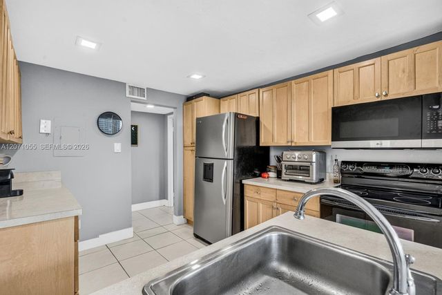 16565 NE 26th Avenue 4E, North Miami Beach, FL 33160