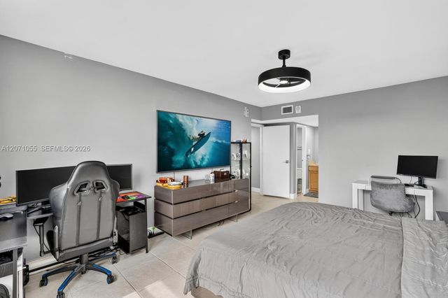 16565 NE 26th Avenue 4E, North Miami Beach, FL 33160