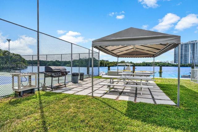 16565 NE 26th Avenue 4E, North Miami Beach, FL 33160
