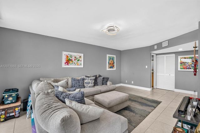 16565 NE 26th Avenue 4E, North Miami Beach, FL 33160