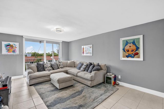 16565 NE 26th Avenue 4E, North Miami Beach, FL 33160