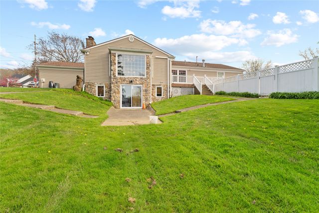 660 E GRANDVIEW Boulevard, Erie, PA 16504