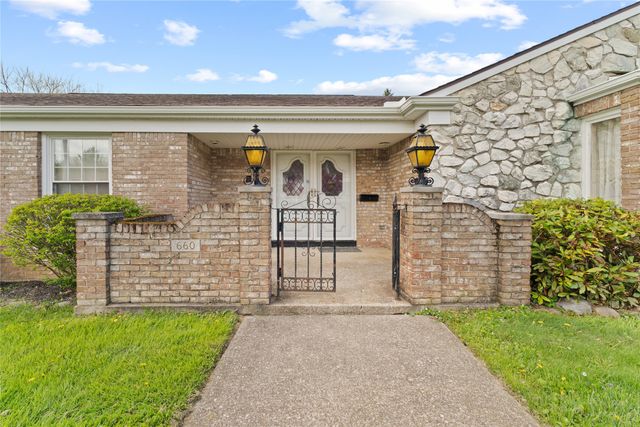 660 E GRANDVIEW Boulevard, Erie, PA 16504