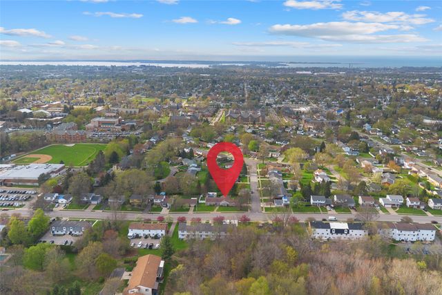 660 E GRANDVIEW Boulevard, Erie, PA 16504