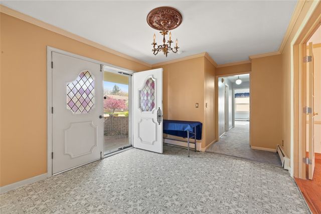 660 E GRANDVIEW Boulevard, Erie, PA 16504