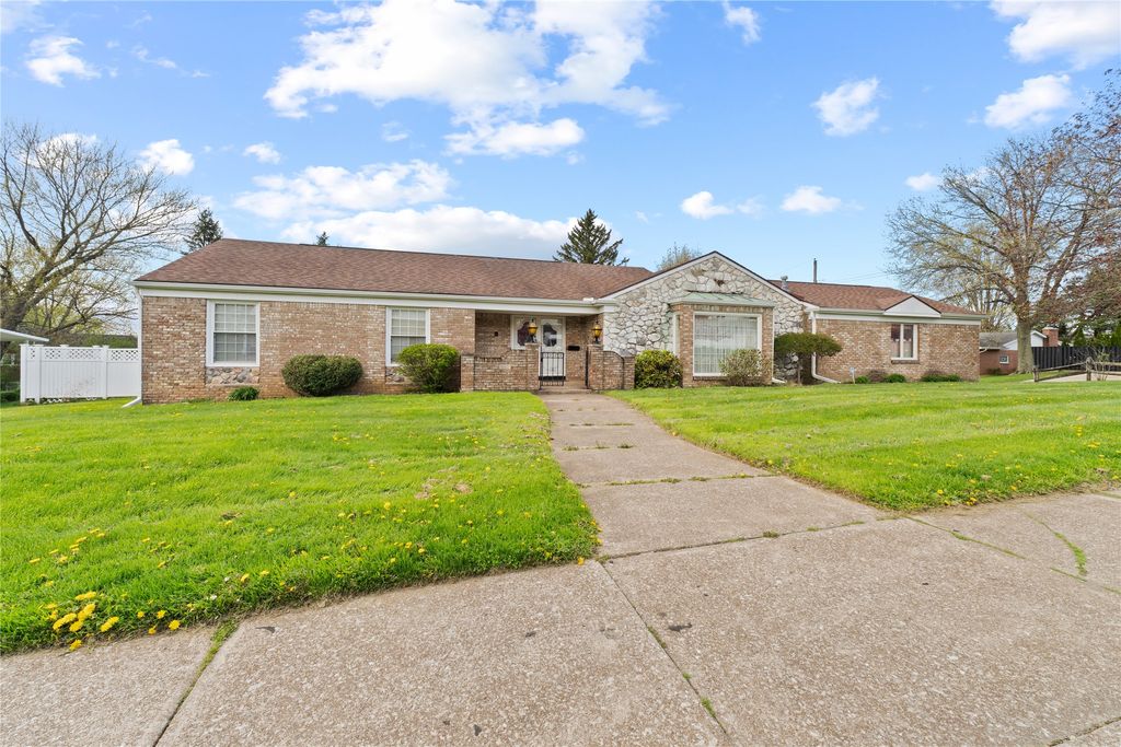 660 E GRANDVIEW Boulevard, Erie, PA 16504