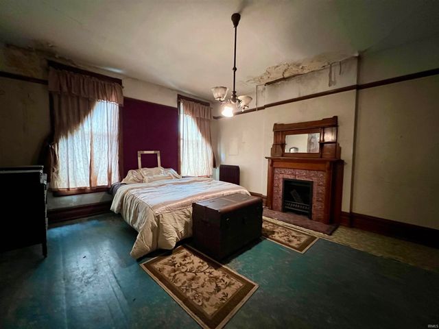 80 Eel River Avenue, Logansport, IN 46947