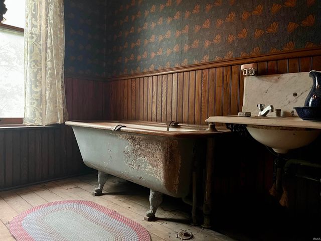 80 Eel River Avenue, Logansport, IN 46947