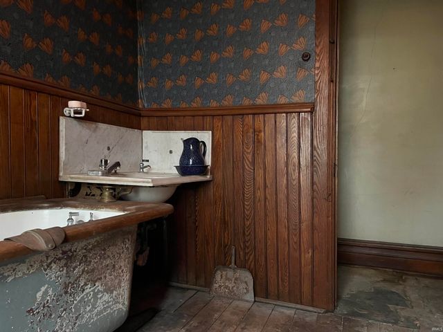 80 Eel River Avenue, Logansport, IN 46947