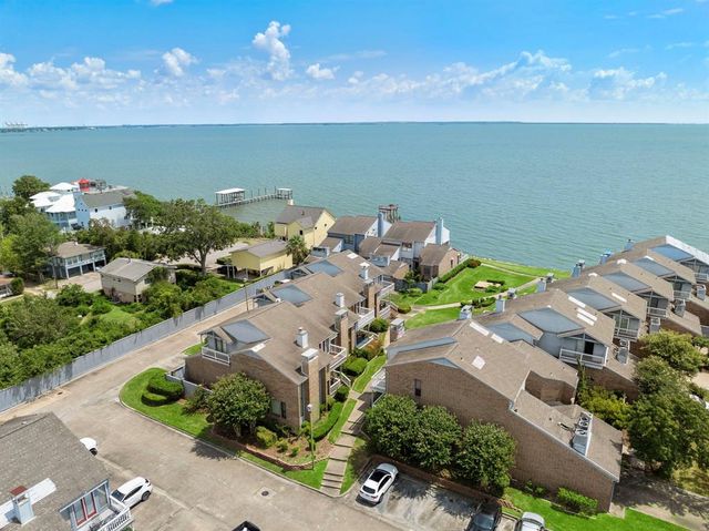 2601 S Broadway Street 32, La Porte, TX 77571