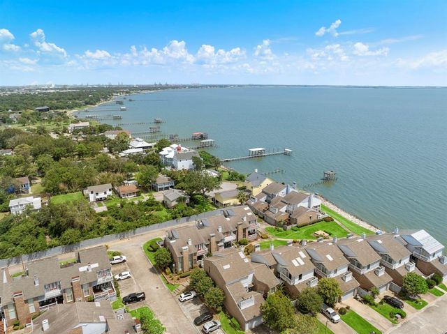 2601 S Broadway Street 32, La Porte, TX 77571