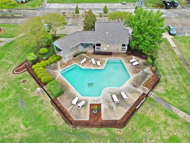 2601 S Broadway Street 32, La Porte, TX 77571