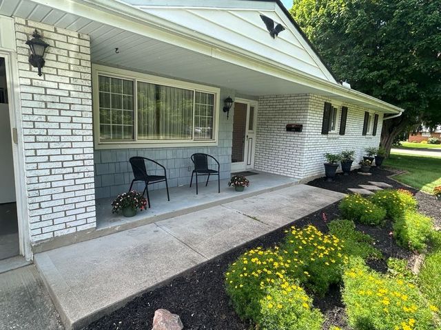 1101 E Bridle Lane, West Carrollton, OH 45449