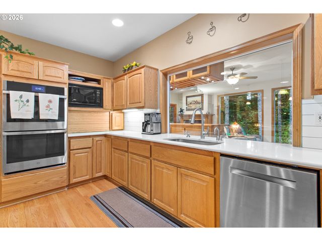 9920 Se BULL RUN Rd, Corbett, OR 97019