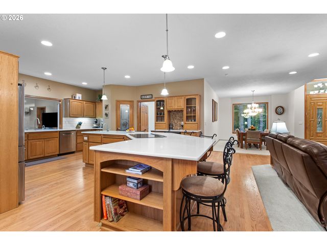 9920 Se BULL RUN Rd, Corbett, OR 97019