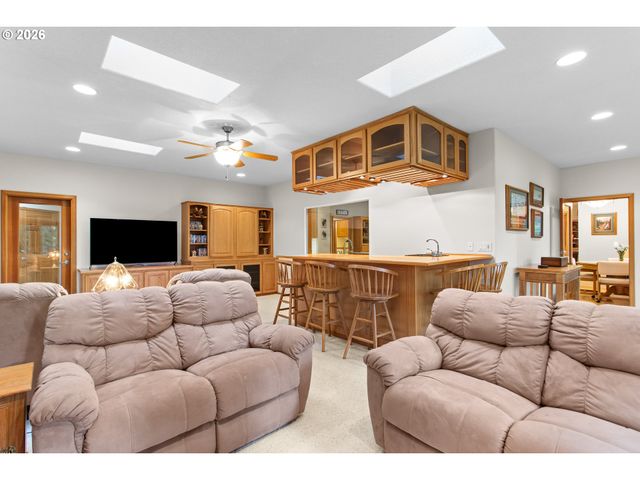 9920 Se BULL RUN Rd, Corbett, OR 97019