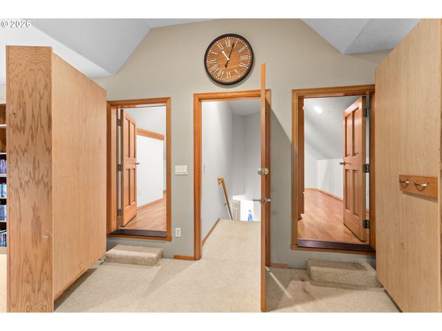 9920 Se BULL RUN Rd, Corbett, OR 97019