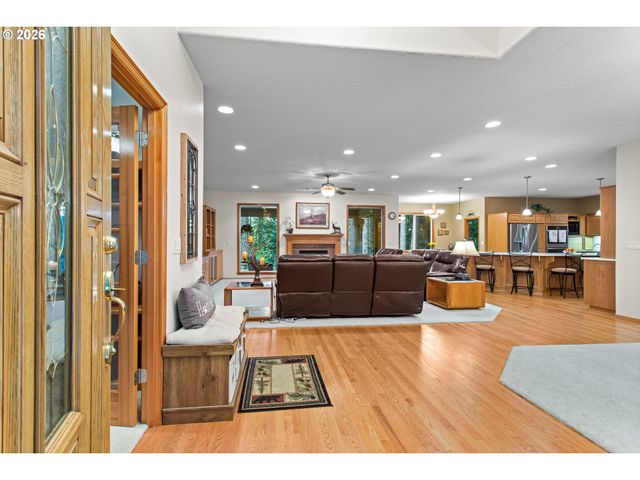 9920 Se BULL RUN Rd, Corbett, OR 97019
