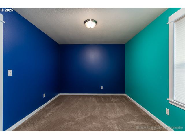 35671 ELK MEADOWS Dr, St Helens, OR 97051