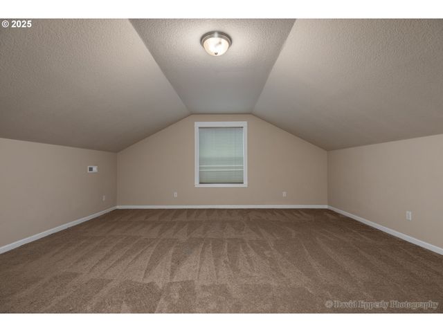 35671 ELK MEADOWS Dr, St Helens, OR 97051