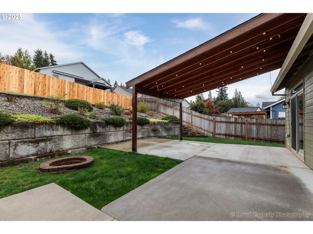 35671 ELK MEADOWS Dr, St Helens, OR 97051