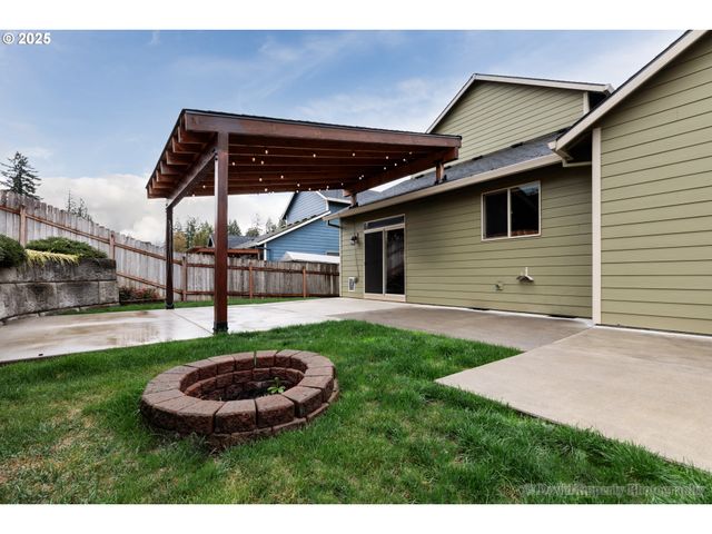 35671 ELK MEADOWS Dr, St Helens, OR 97051