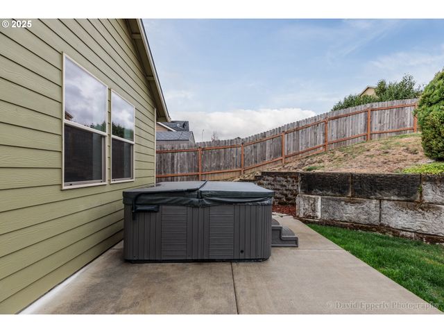 35671 ELK MEADOWS Dr, St Helens, OR 97051