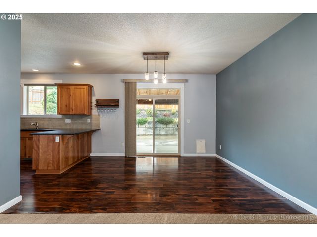 35671 ELK MEADOWS Dr, St Helens, OR 97051