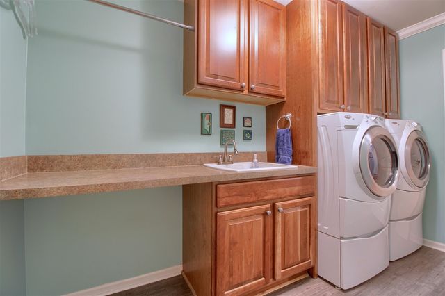 6794 N Meadows Pass, Dexter, MI 48130