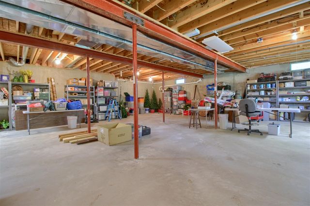 6794 N Meadows Pass, Dexter, MI 48130