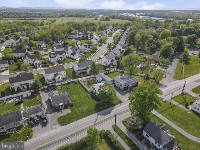 325 HOGESTOWN ROAD, Mechanicsburg, PA 17050