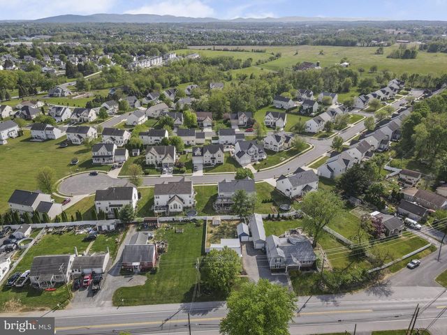 325 HOGESTOWN ROAD, Mechanicsburg, PA 17050