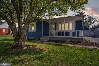 325 HOGESTOWN ROAD, Mechanicsburg, PA 17050
