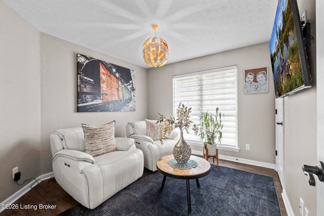 4206 Milo Dr, Louisville, KY 40218