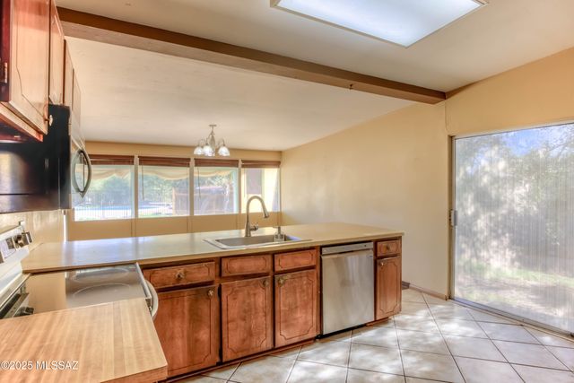 1508 N Sarnoff Drive, Tucson, AZ 85715