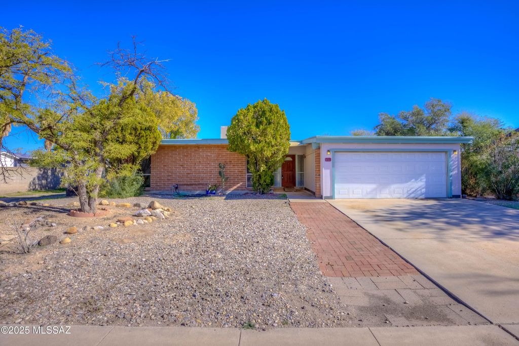 1508 N Sarnoff Drive, Tucson, AZ 85715