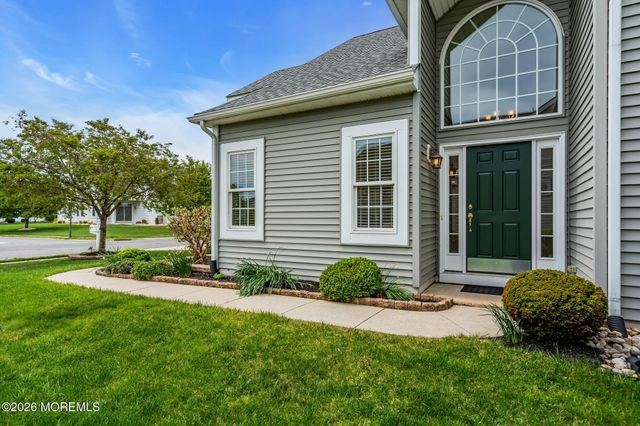 8 Ocean Grove Lane, Waretown, NJ 08758
