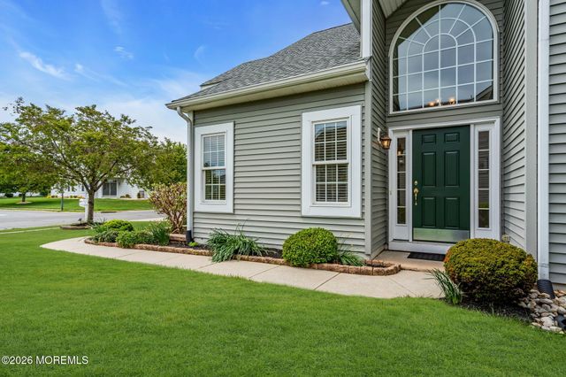 8 Ocean Grove Lane, Waretown, NJ 08758