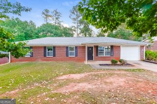 35 Pinecone Court, Mcdonough, GA 30253