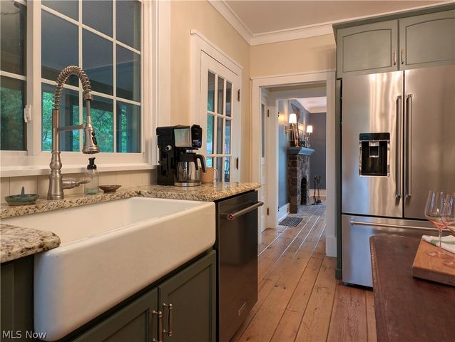 4450 Greenwich Road, Norton, OH 44203