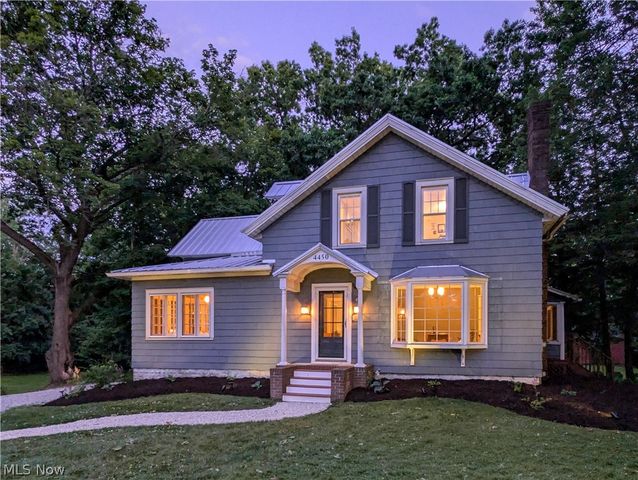 4450 Greenwich Road, Norton, OH 44203