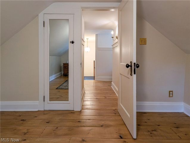 4450 Greenwich Road, Norton, OH 44203