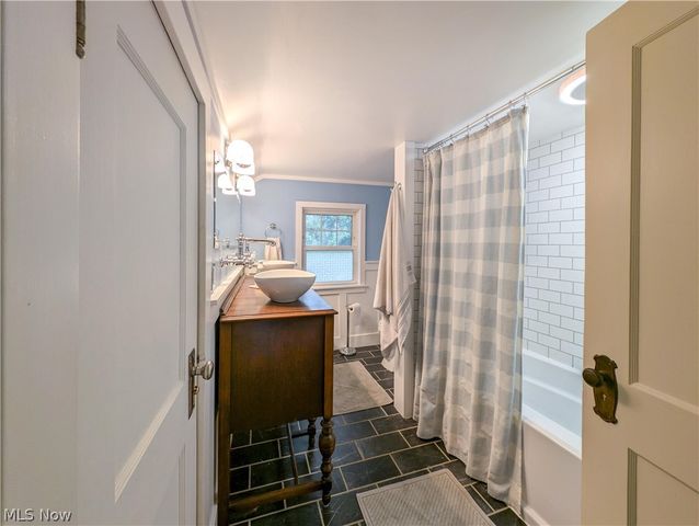4450 Greenwich Road, Norton, OH 44203