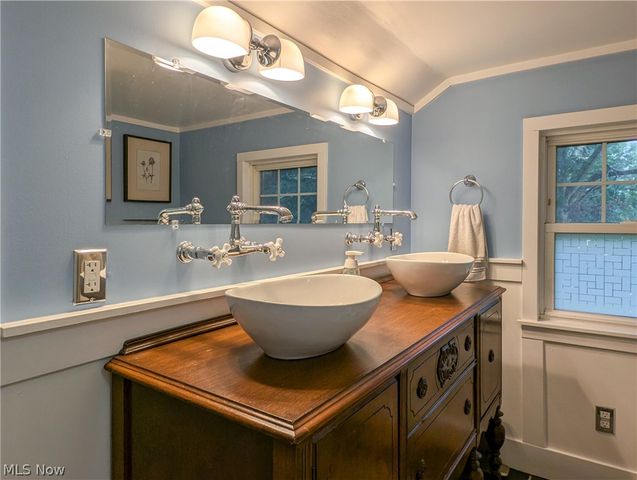 4450 Greenwich Road, Norton, OH 44203