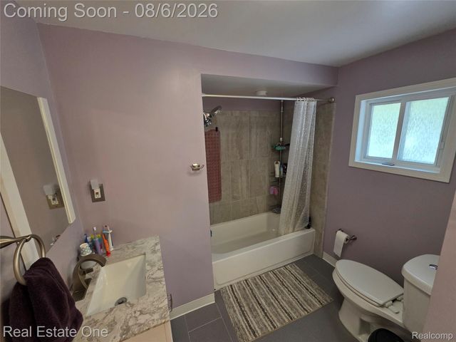 3239 Fox Boulevard, Commerce Charter Township, MI 48382