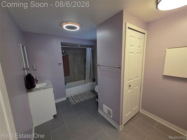 3239 Fox Boulevard, Commerce Charter Township, MI 48382